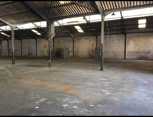 1,590M² FACTORY TO LET IN PAROW CENTRAL